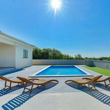 Vikendica Holiday House Casia With Pool