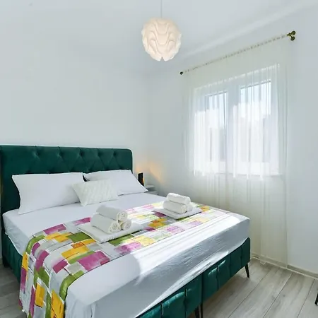 Holiday House Casia With Pool * Murvica (Policnik)
