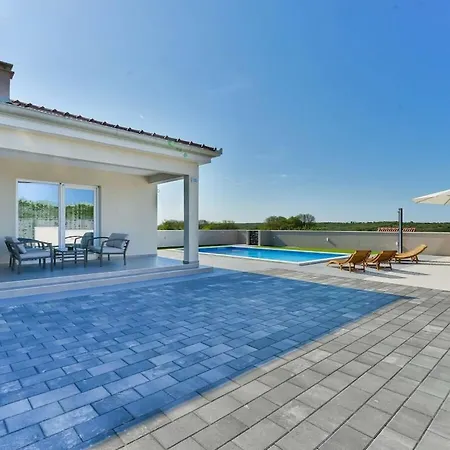 Дом отдыха Holiday House Casia With Pool